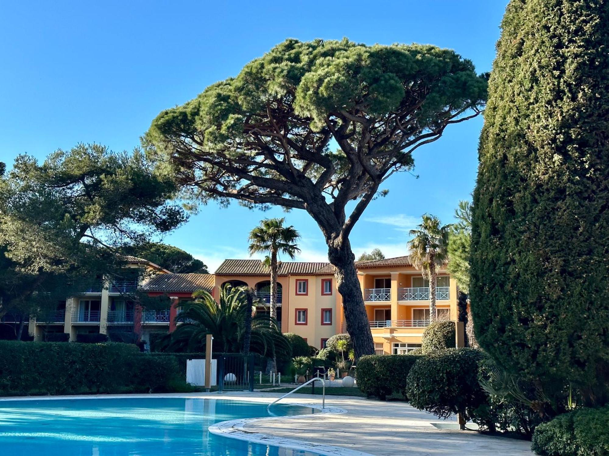 Badine Beach 5P Plage Piscine Balneo Clim Jardin Exotique Hyères Exterior foto